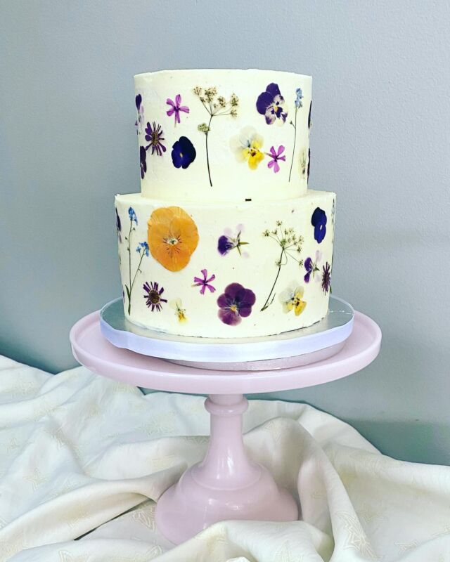 Wedding cakes and celebration cakes | The Art of Cakes